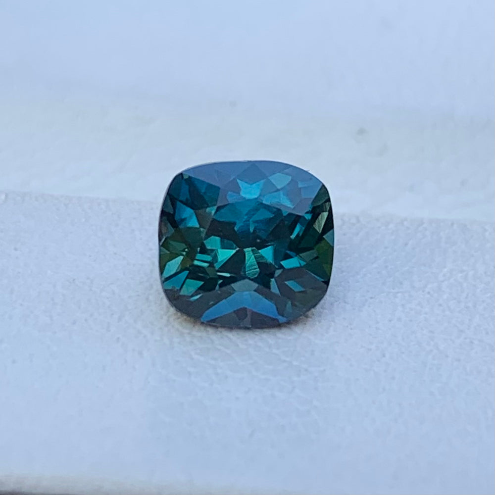 1.76 Cts Natural Peacock Teal Sapphire - (UH) - CeylonFineGemsCo
